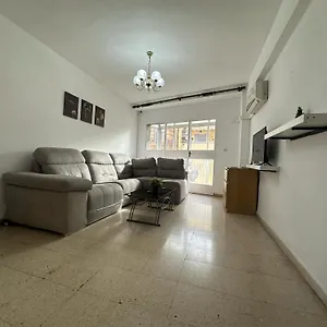 Individual En La Victoria Homestay Malaga